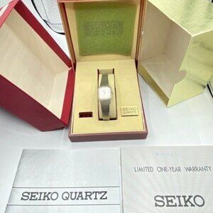 Vintage Seiko watch CLEAN with box and original papers